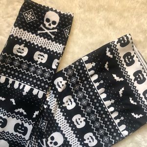 Size XL Black and White Halloween Leggings